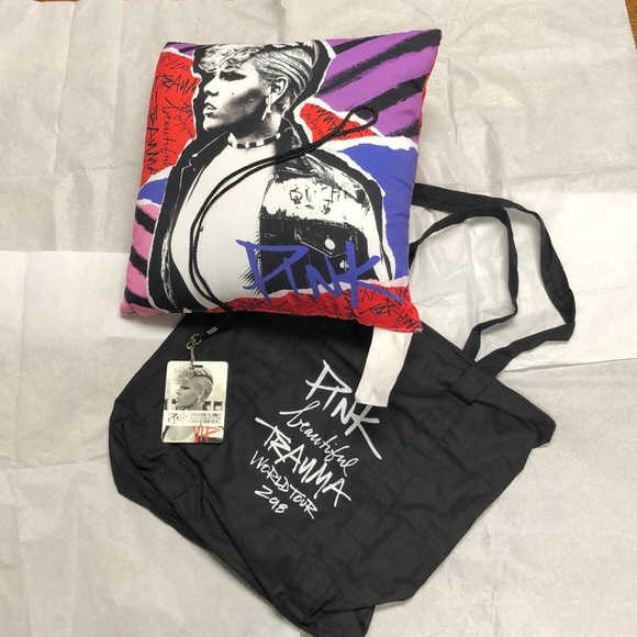 Other - Pink World Tour Swag Bag
